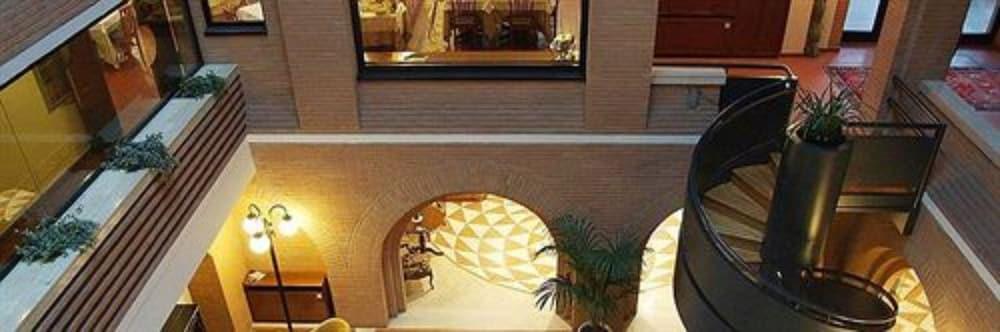 Hostellerie Du Cheval Blanc Aosta Ngoại thất bức ảnh
