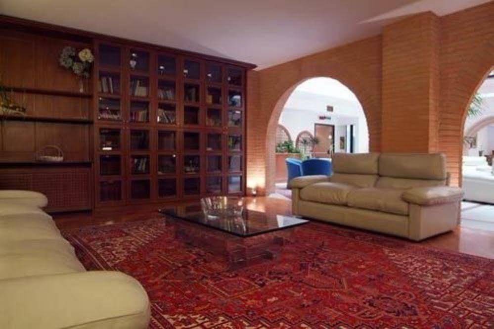 Hostellerie Du Cheval Blanc Aosta Nội địa bức ảnh