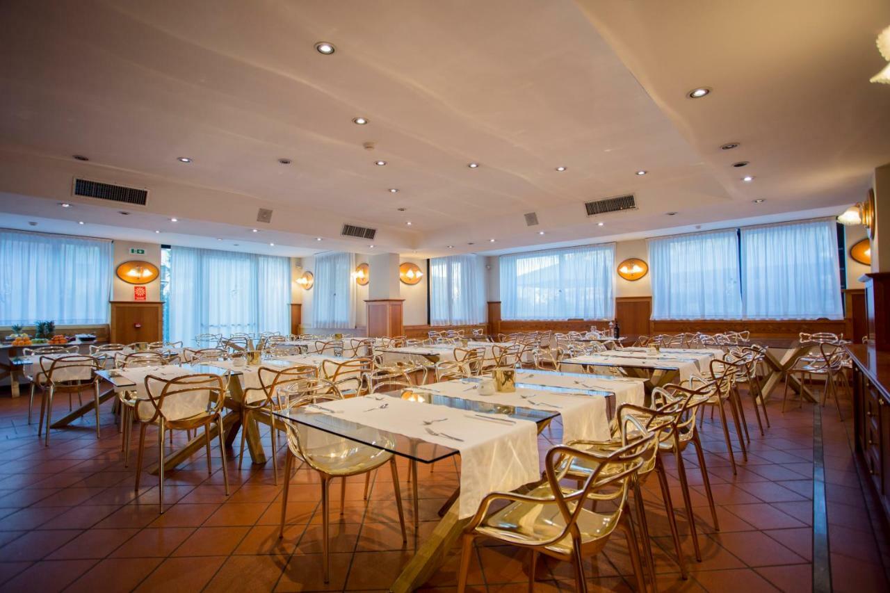 Hostellerie Du Cheval Blanc Aosta Ngoại thất bức ảnh